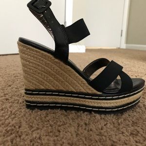 Black and cream wedges